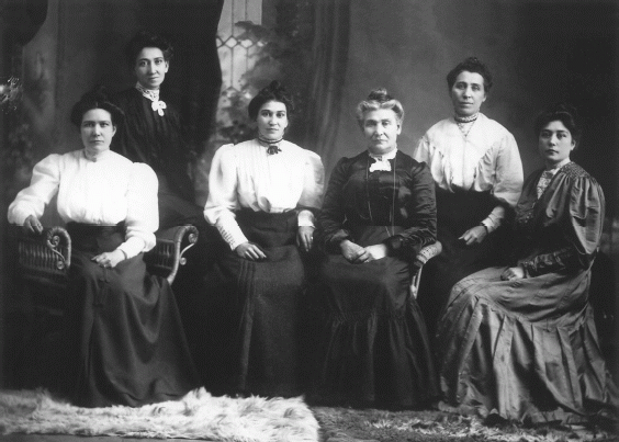 Maria S. Parkinson and daughters